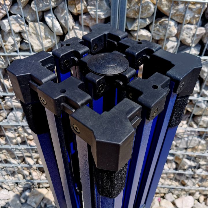 View from above of the scissor mechanism of the folding tent – detail of quick assembly for sales booths.