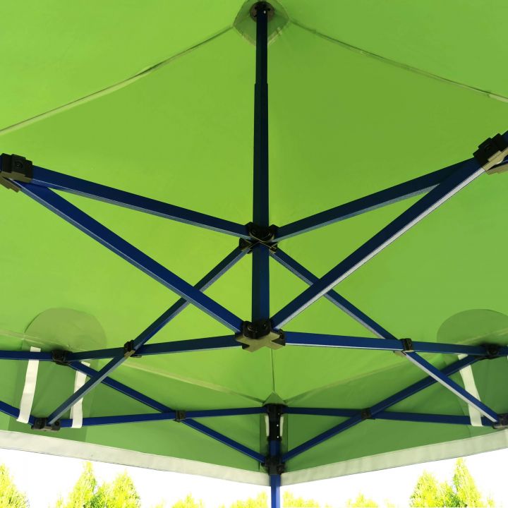 Sturdy cross structure inside the folding tent – stable roofing for goods at fairs.